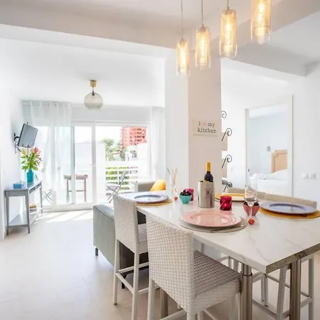 Apartamento New Fantastic Location 2 Bed, 2 Bath 150m From The Beach, Central