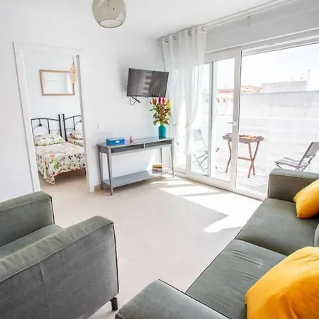 New Fantastic Location 2 Bed, 2 Bath 150m From The Beach, Central Apartamento