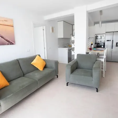 New Fantastic Location 2 Bed, 2 Bath 150m From The Beach, Central Apartamento *