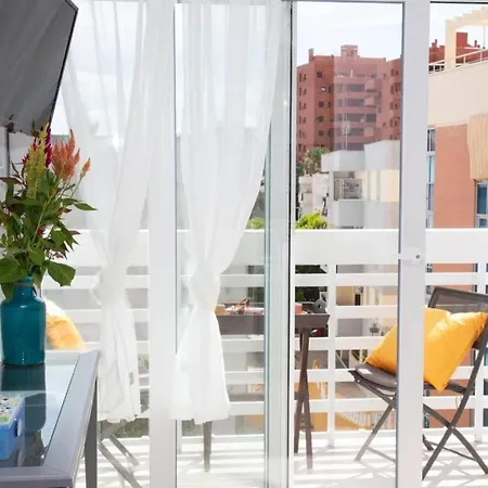 New Fantastic Location 2 Bed, 2 Bath 150m From The Beach, Central Apartamento Estepona