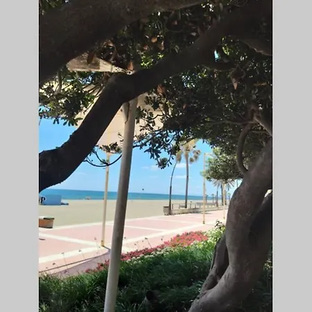 Apartment New Fantastic Location 2 Bed, 2 Bath 150m From The Beach, Central